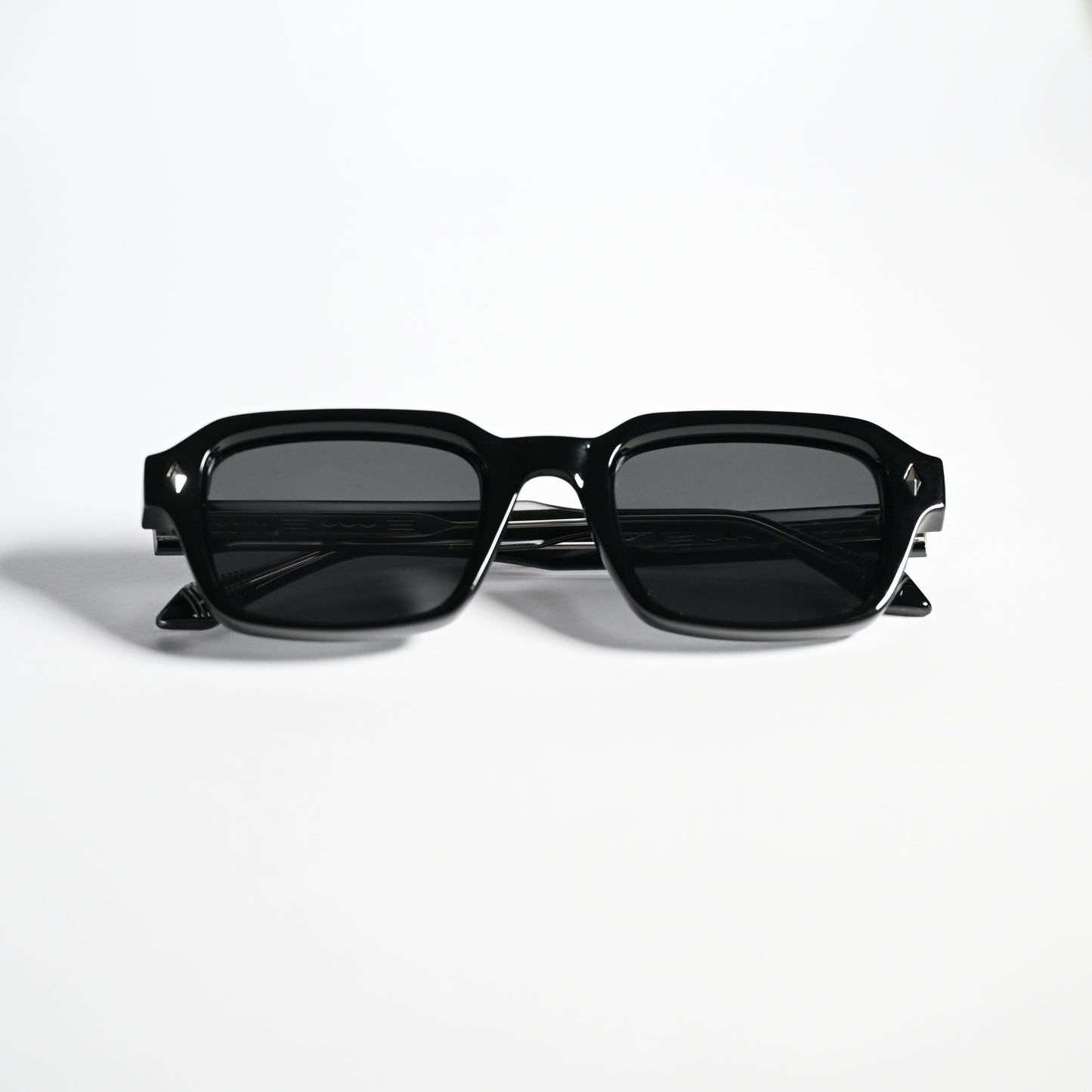 38° Black